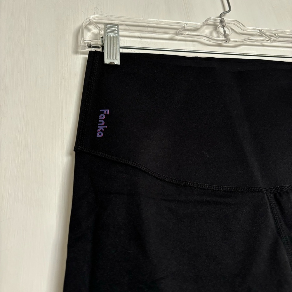 Fanka Body Sculpt 9" Biker Shorts (Reversible Wear) in Black Compression Active - Picture 5 of 9